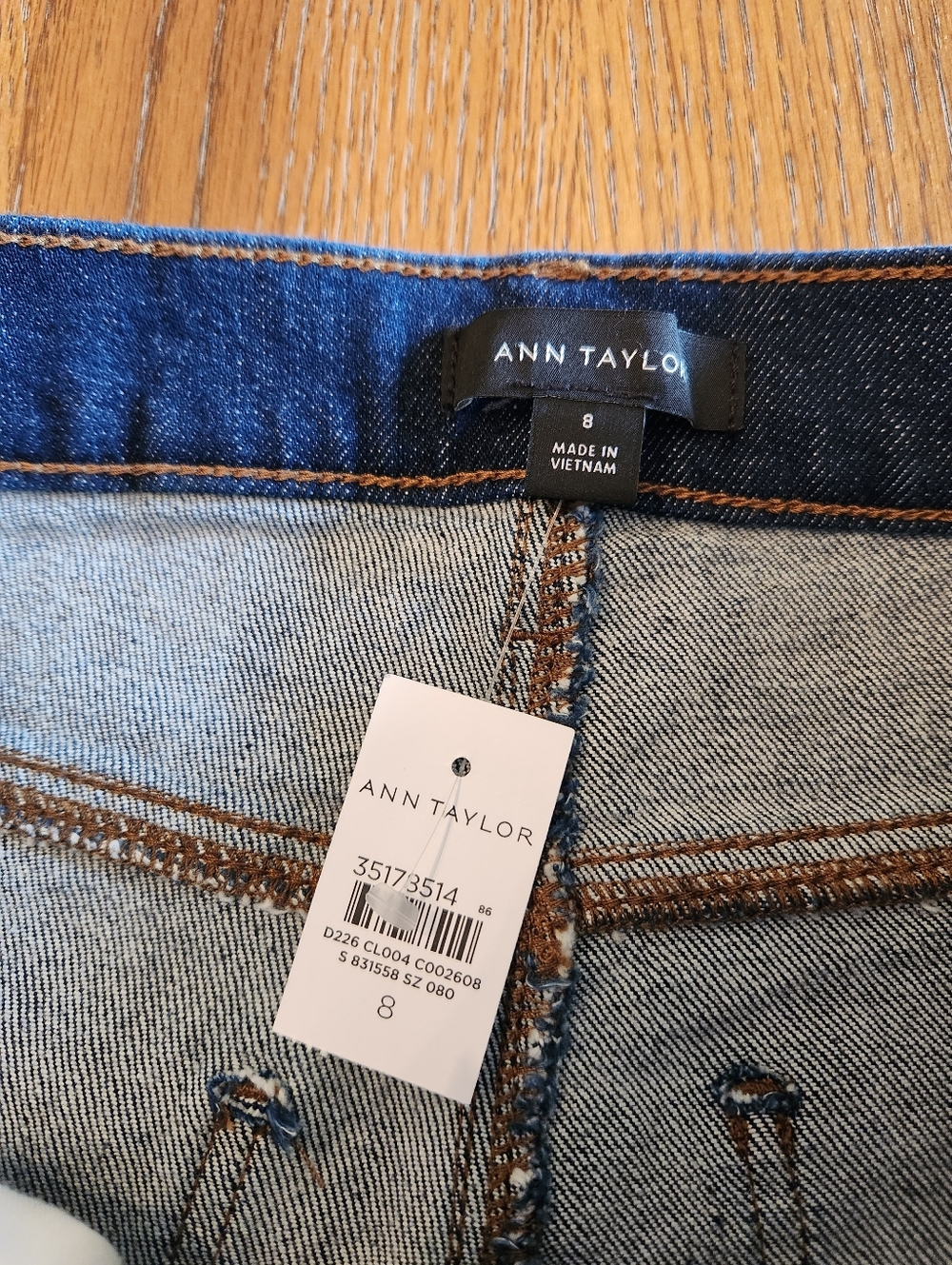 NEW Ann Taylor The Straight High Rise Jeans Size 8 - Picture 3 of 4